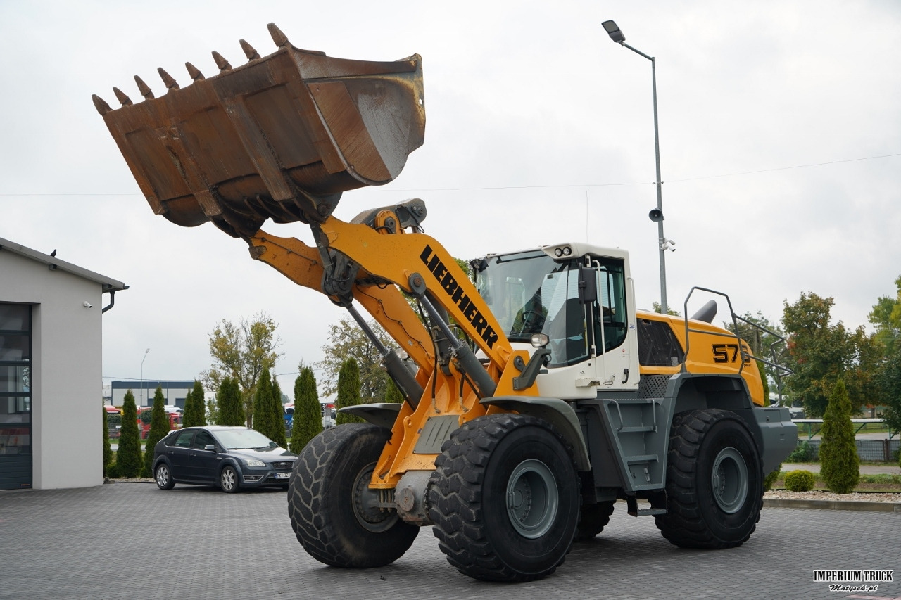 LIEBHERR L 576 XPower / ŁADOWARKA CZOŁOWA TELSKOPOWA / POJEMNOŚĆ ŁYŻKI 4,7 M3 - Wheel loader: picture 2 LIEBHERR L 576 XPower / ŁADOWARKA CZOŁOWA TELSKOPOWA / POJEMNOŚĆ ŁYŻKI 4,7 M3 - Wheel loader: picture 2