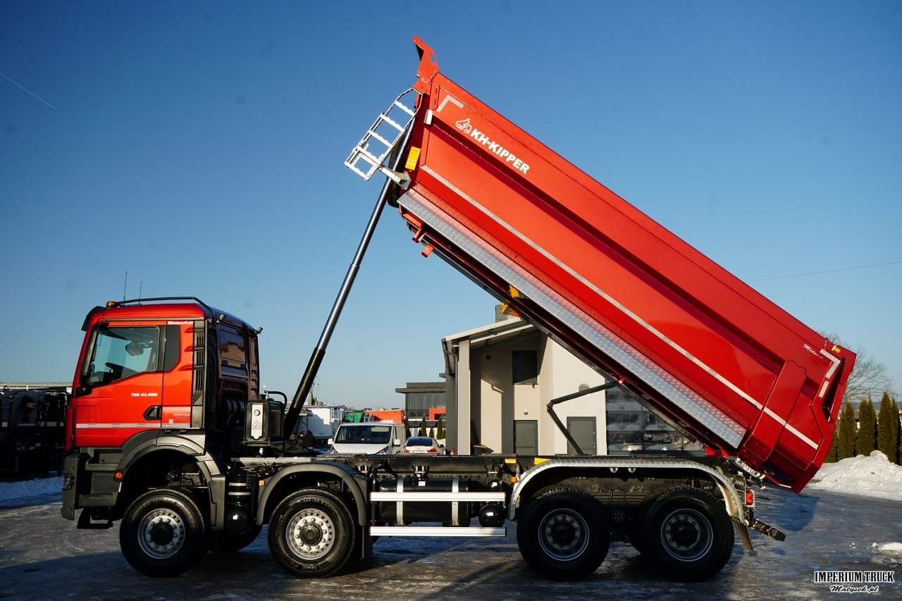 MAN TGS 41.480 / 8X8 / WYWROTKA / 21,5 M3 / AUTOMAT / FABRYCZNIE NOWY / BOGATE WYPOSAŻENIE / DOSTĘPNY OD RĘKI / 2026 / - Tipper: picture 3 MAN TGS 41.480 / 8X8 / WYWROTKA / 21,5 M3 / AUTOMAT / FABRYCZNIE NOWY / BOGATE WYPOSAŻENIE / DOSTĘPNY OD RĘKI / 2026 / - Tipper: picture 3