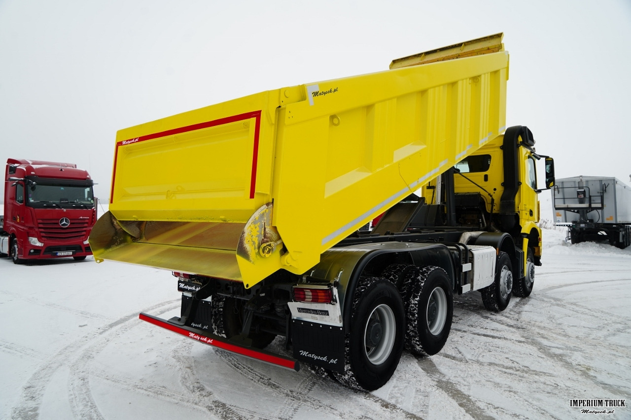 MERCEDES-BENZ AROCS 4151 / 8X8 / WYWROTKA TYLNOZSYPOWA / HYDROKLAPA / 6 M / AUTOMAT / EURO 6 - Tipper: picture 5 MERCEDES-BENZ AROCS 4151 / 8X8 / WYWROTKA TYLNOZSYPOWA / HYDROKLAPA / 6 M / AUTOMAT / EURO 6 - Tipper: picture 5