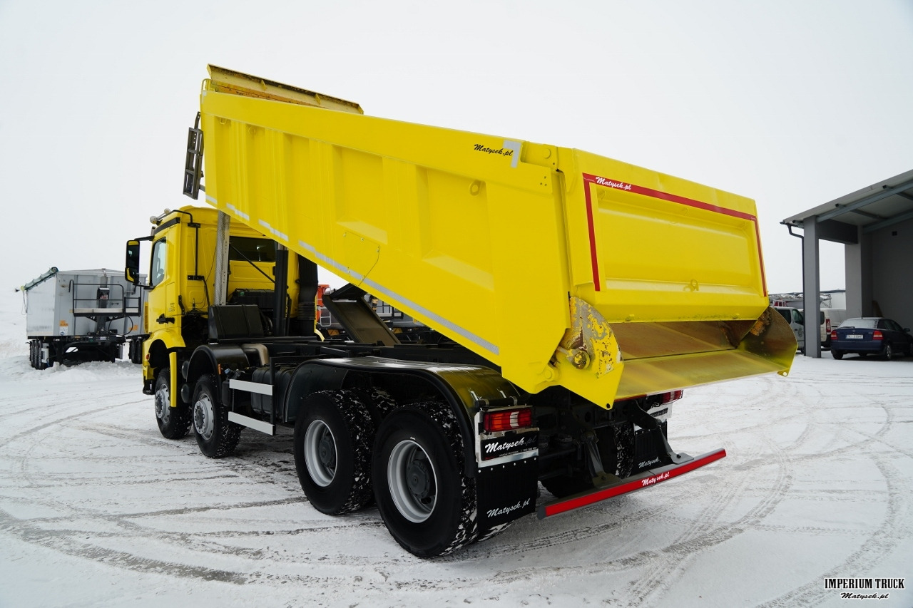 MERCEDES-BENZ AROCS 4151 / 8X8 / WYWROTKA TYLNOZSYPOWA / HYDROKLAPA / 6 M / AUTOMAT / EURO 6 - Tipper: picture 4 MERCEDES-BENZ AROCS 4151 / 8X8 / WYWROTKA TYLNOZSYPOWA / HYDROKLAPA / 6 M / AUTOMAT / EURO 6 - Tipper: picture 4