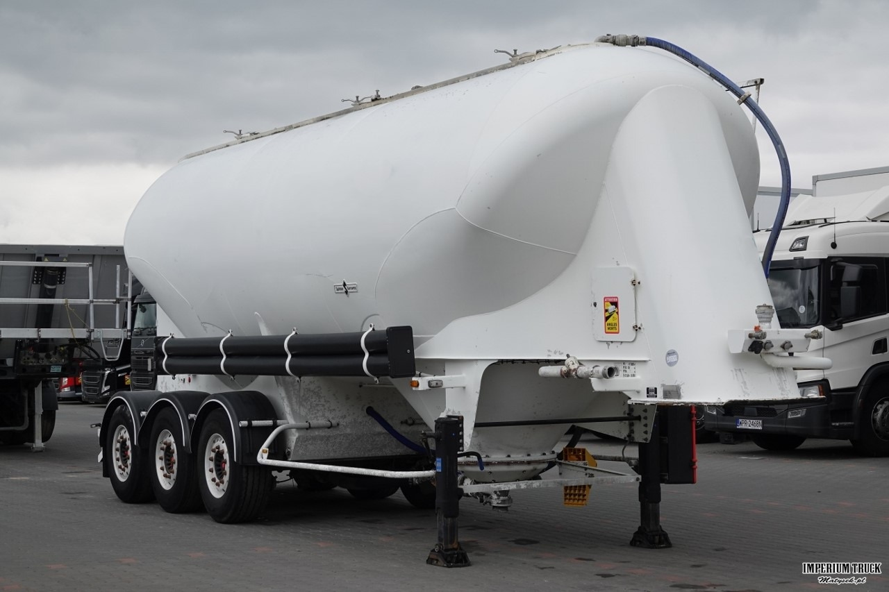SPITZER CEMENTONACZEPA / 37 000 L / SILOS / 3 KOMORY / OSIE SAF / ALUFELGI - Silo semi-trailer: picture 1 SPITZER CEMENTONACZEPA / 37 000 L / SILOS / 3 KOMORY / OSIE SAF / ALUFELGI - Silo semi-trailer: picture 1