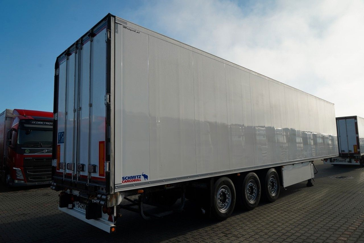 Schmitz Cargobull / CHŁODNIA / THERMO KING SLX 300 / HAKÓWKA / OŚ - Refrigerator semi-trailer: picture 5 Schmitz Cargobull / CHŁODNIA / THERMO KING SLX 300 / HAKÓWKA / OŚ - Refrigerator semi-trailer: picture 5
