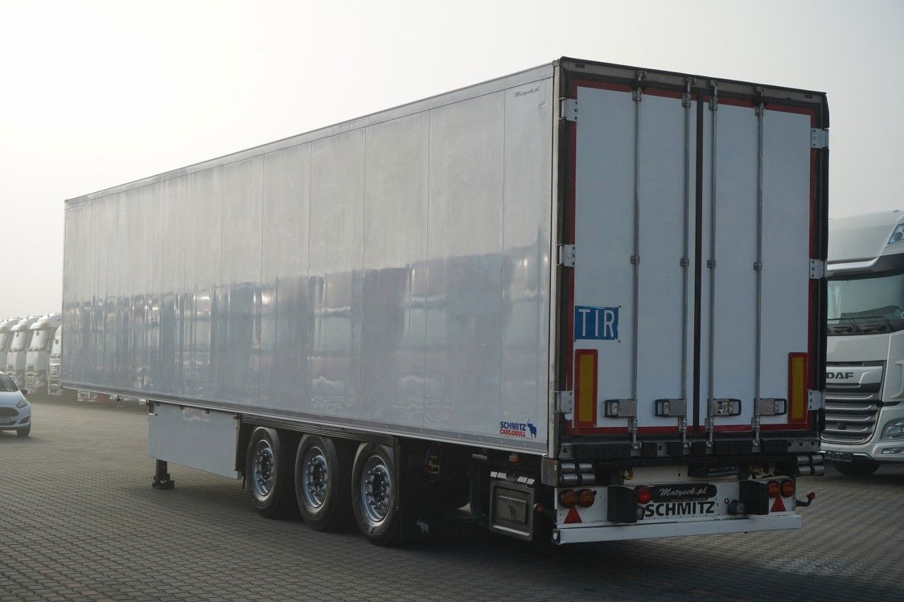 Schmitz Cargobull / CHŁODNIA / THERMO KING SLX 300 / HAKÓWKA / OŚ - Refrigerator semi-trailer: picture 4 Schmitz Cargobull / CHŁODNIA / THERMO KING SLX 300 / HAKÓWKA / OŚ - Refrigerator semi-trailer: picture 4