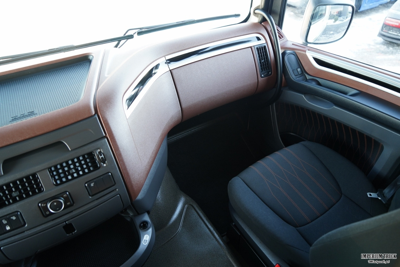 Tractor unit DAF XF 450 / RETARDER / KLIMATYZACJA POSTOJOWA / 2020 /: picture 32