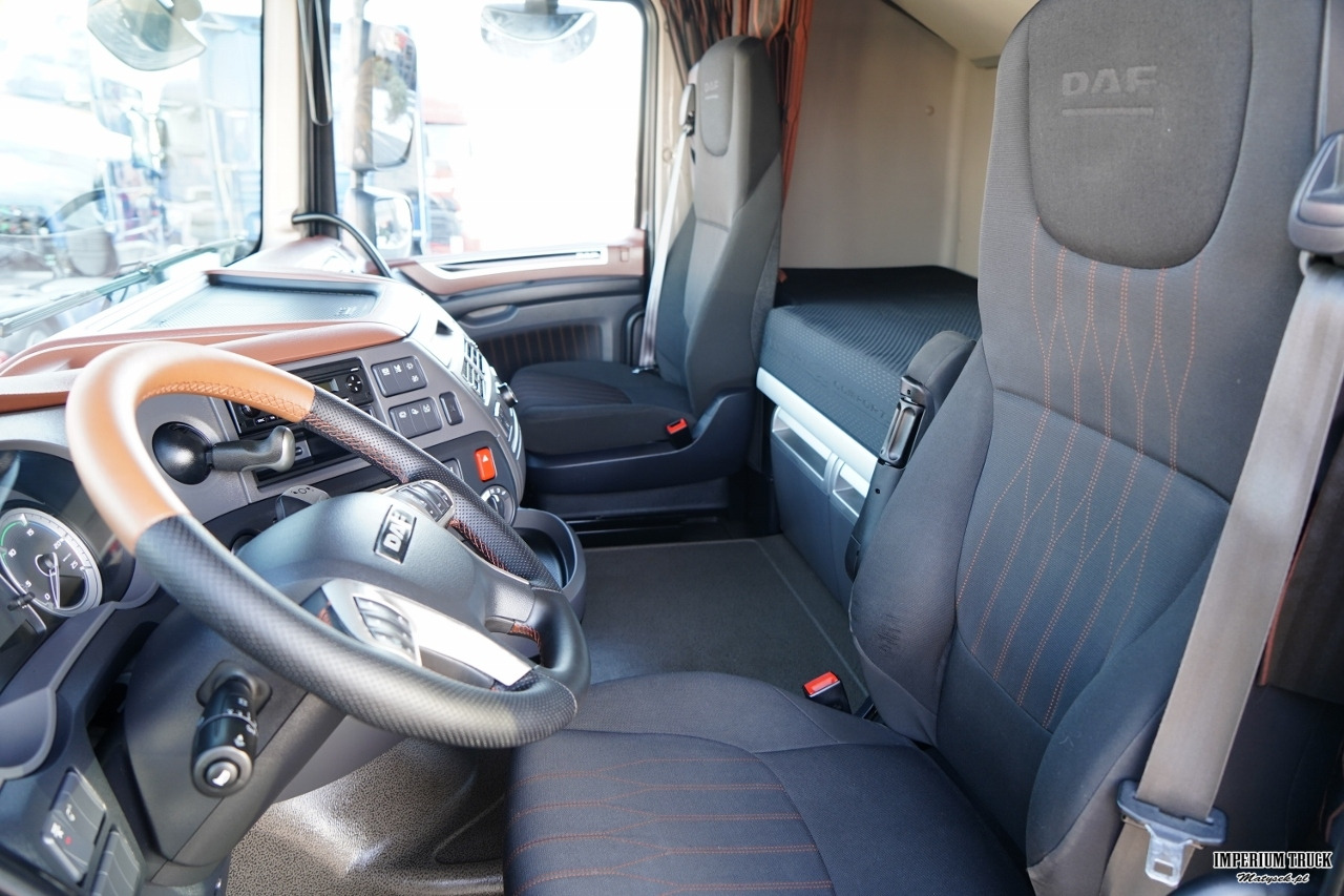 Tractor unit DAF XF 450 / RETARDER / KLIMATYZACJA POSTOJOWA / 2020 /: picture 24