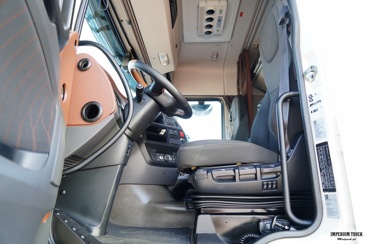 Tractor unit DAF XF 450 / RETARDER / KLIMATYZACJA POSTOJOWA / 2020 /: picture 23