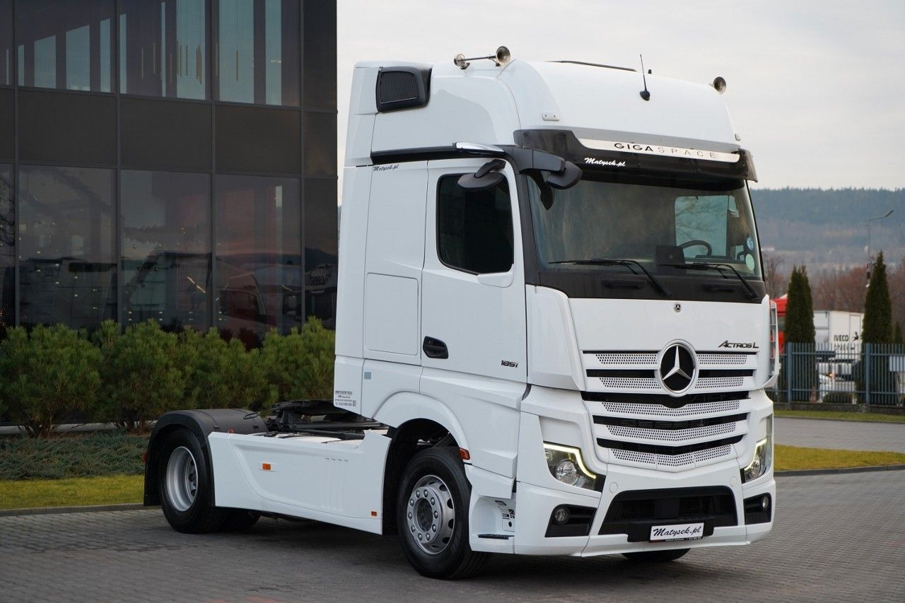 Mercedes-Benz ACTROS L 1851 / GIGA SPACE / RETARDER / 2022 R - Tractor unit: picture 4 Mercedes-Benz ACTROS L 1851 / GIGA SPACE / RETARDER / 2022 R - Tractor unit: picture 4