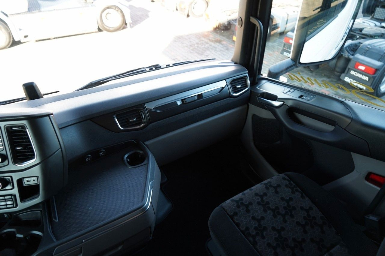 Tractor unit Scania S 500 / RETARDER / FULL AIRMATIC / ALUFELGI /: picture 32 Tractor unit Scania S 500 / RETARDER / FULL AIRMATIC / ALUFELGI /: picture 32