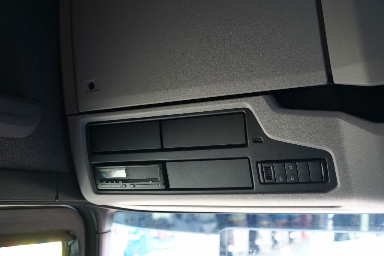 Tractor unit Scania S 500 / RETARDER / FULL AIRMATIC / ALUFELGI /: picture 33 Tractor unit Scania S 500 / RETARDER / FULL AIRMATIC / ALUFELGI /: picture 33