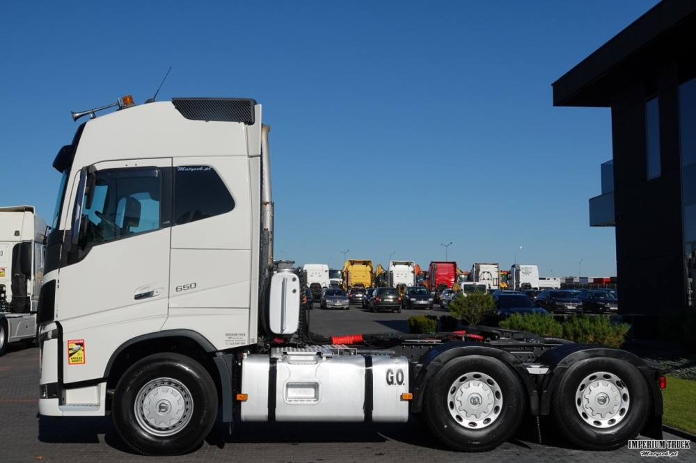 VOLVO FH16 / 650 / 6x4 / HYDRAULIKA / KLIMA POSTOJOWA / 3 OSIOWY CIĄGNIK SIODŁOWY / SPROWADZONY / PO KONTRAKCIE SERWISOWYM - Tractor unit: picture 5 VOLVO FH16 / 650 / 6x4 / HYDRAULIKA / KLIMA POSTOJOWA / 3 OSIOWY CIĄGNIK SIODŁOWY / SPROWADZONY / PO KONTRAKCIE SERWISOWYM - Tractor unit: picture 5