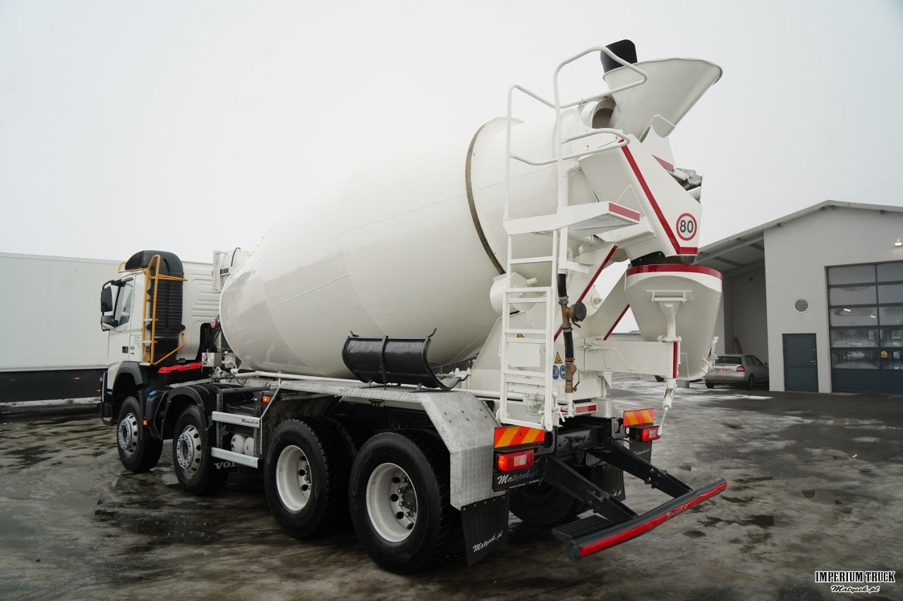 VOLVO FMX 410 / 8x4 / GRUSZKA 9m3 / BETONOMIESZARKA / LIEBHERR / ALUFELGI / EURO 6 - Concrete mixer truck: picture 4 VOLVO FMX 410 / 8x4 / GRUSZKA 9m3 / BETONOMIESZARKA / LIEBHERR / ALUFELGI / EURO 6 - Concrete mixer truck: picture 4