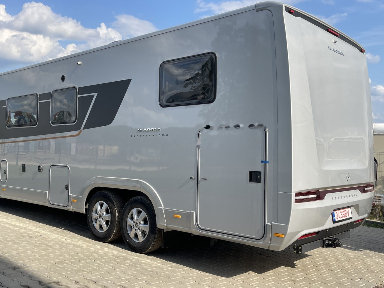 Adria Super Sonic 890LC - Integrated motorhome: picture 3 Adria Super Sonic 890LC - Integrated motorhome: picture 3