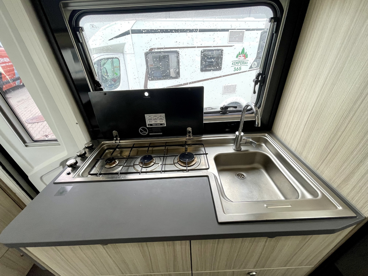 Alcove motorhome SUN LIVING A 70DK: picture 7 Alcove motorhome SUN LIVING A 70DK: picture 7