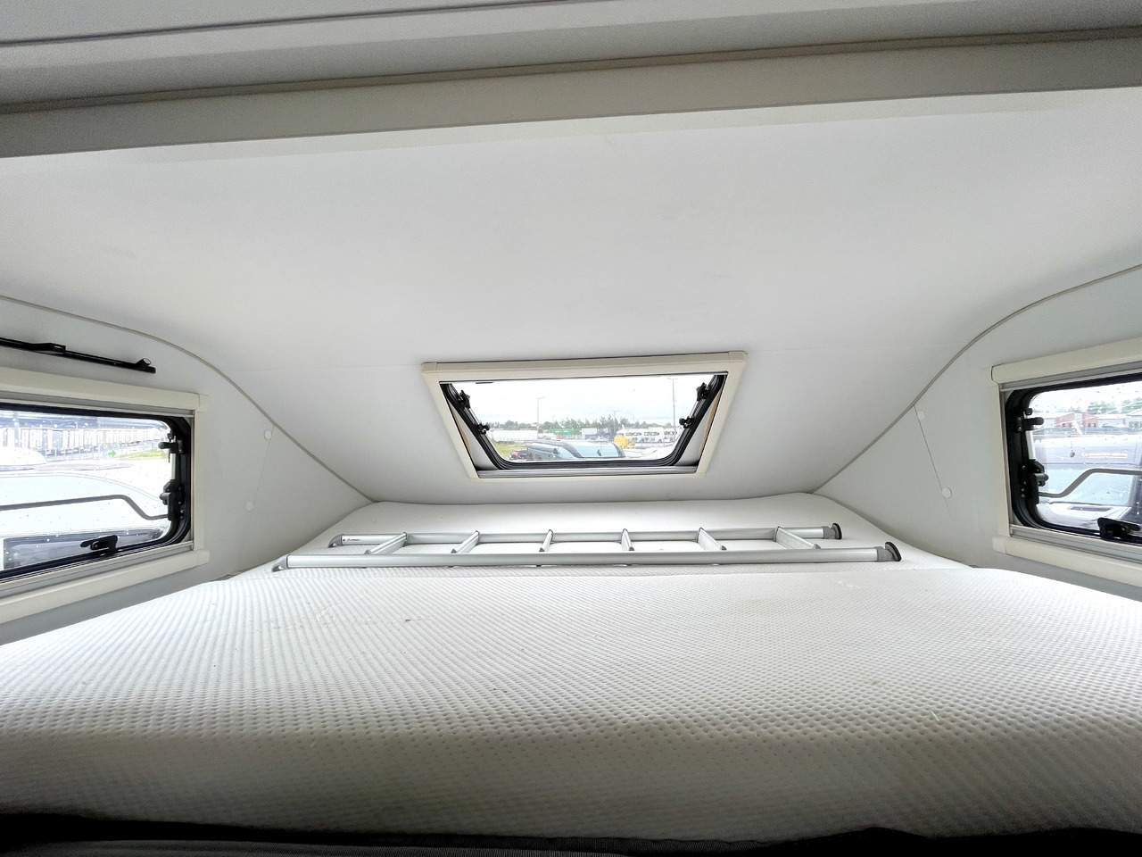 Alcove motorhome SUN LIVING A 70DK: picture 9 Alcove motorhome SUN LIVING A 70DK: picture 9