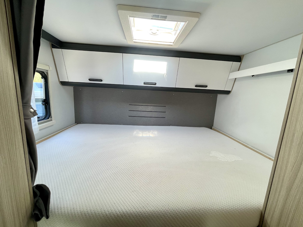 Alcove motorhome SUN LIVING A 75DP: picture 9