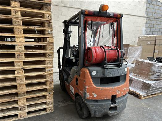 Toyota 8FGF18 Forklift truck - LPG forklift: picture 2 Toyota 8FGF18 Forklift truck - LPG forklift: picture 2