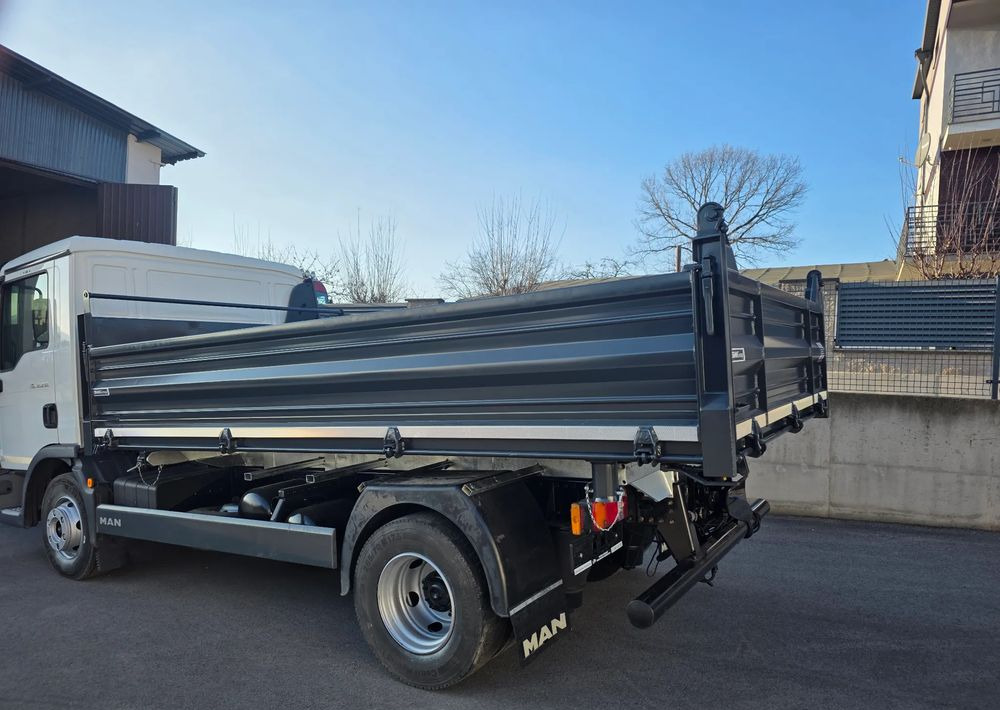 MAN TGL 12.250 /12.220 / ATEGO/ WYWROTKA / 2016 / NOWA ZABUDOWA - Tipper: picture 2 MAN TGL 12.250 /12.220 / ATEGO/ WYWROTKA / 2016 / NOWA ZABUDOWA - Tipper: picture 2