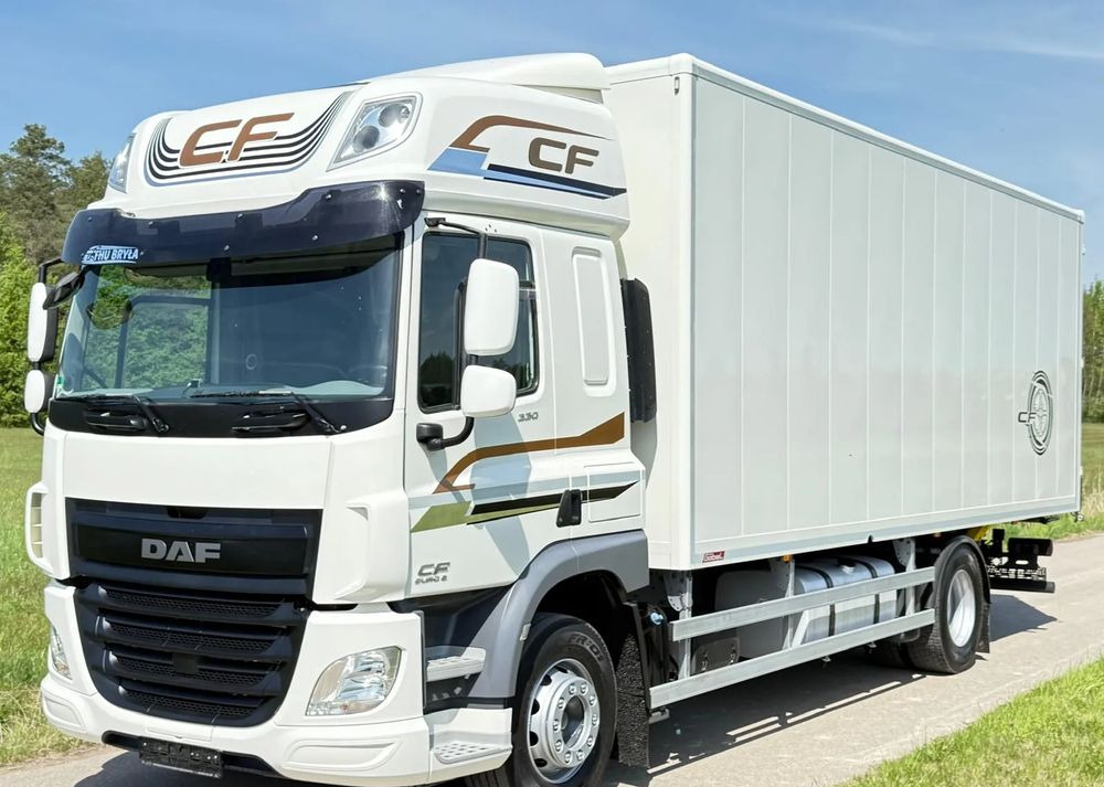 DAF CF 330/10.2017/KONTENER/IZOTERMA/WINDA/18 PALET/E6/NISKI PRZEBIEG/Z NIEMIEC/JAK NOWY/DUŻY SILNIK/ - Box truck: picture 1 DAF CF 330/10.2017/KONTENER/IZOTERMA/WINDA/18 PALET/E6/NISKI PRZEBIEG/Z NIEMIEC/JAK NOWY/DUŻY SILNIK/ - Box truck: picture 1