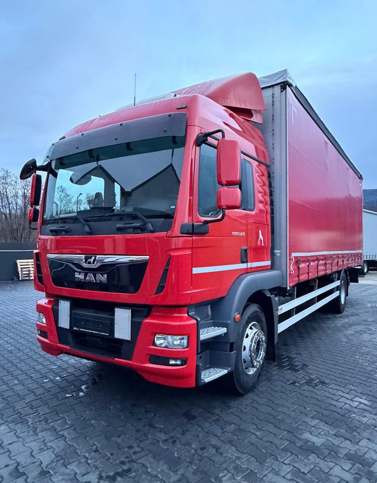 MAN TGM 15.250 / FIRANKA / 2018R / KLIMA POSTOJOWA /SPROWADZONY / 20 PALET / E6 / WINDA / - Curtainsider truck: picture 1 MAN TGM 15.250 / FIRANKA / 2018R / KLIMA POSTOJOWA /SPROWADZONY / 20 PALET / E6 / WINDA / - Curtainsider truck: picture 1