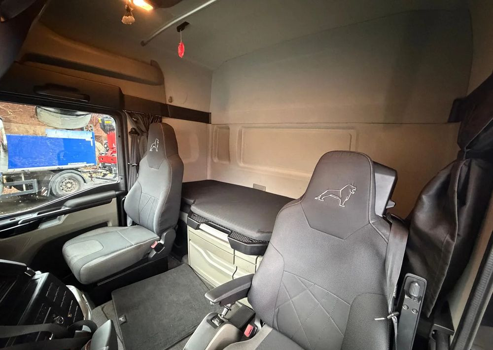 Curtainsider truck MAN TGM 15.290 / NOWY MODEL / E6 / 18PALET / 7720 ŁADOWNOŚĆ / SERWISOWANY / NOWY TACHOGRAF / NISKI PRZEBIEG / WINDA / FIRANKA / SPROWADZONY / 2022 / NISKI PRZEBIEG /PIERWSZY WŁAŚCICIEL/: picture 17 Curtainsider truck MAN TGM 15.290 / NOWY MODEL / E6 / 18PALET / 7720 ŁADOWNOŚĆ / SERWISOWANY / NOWY TACHOGRAF / NISKI PRZEBIEG / WINDA / FIRANKA / SPROWADZONY / 2022 / NISKI PRZEBIEG /PIERWSZY WŁAŚCICIEL/: picture 17