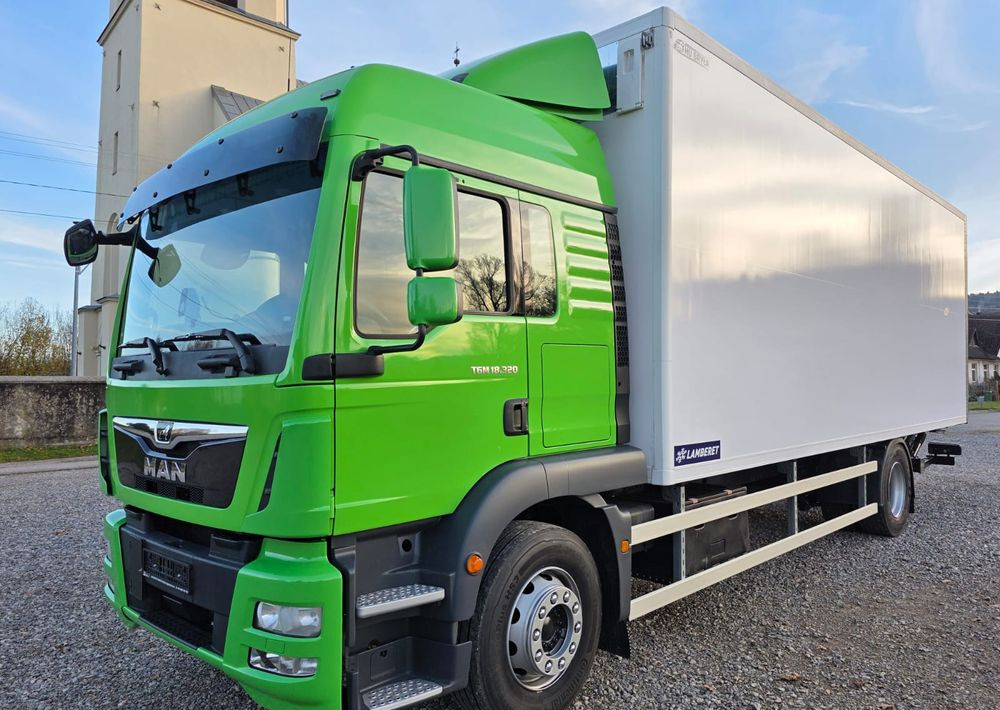 MAN TGM 18.320 / 18.290 / 15.290 / IZOTERMA / WINDA / 19PALET / E6 / 08.2018 / LIFT / SPROWADZONY / AUTOMAT / SYPIALKA / PIERWSZY WŁAŚCICIEL / BOCZNE DRZWI / STAN BARDZO DOBRY - Refrigerator truck: picture 1 MAN TGM 18.320 / 18.290 / 15.290 / IZOTERMA / WINDA / 19PALET / E6 / 08.2018 / LIFT / SPROWADZONY / AUTOMAT / SYPIALKA / PIERWSZY WŁAŚCICIEL / BOCZNE DRZWI / STAN BARDZO DOBRY - Refrigerator truck: picture 1