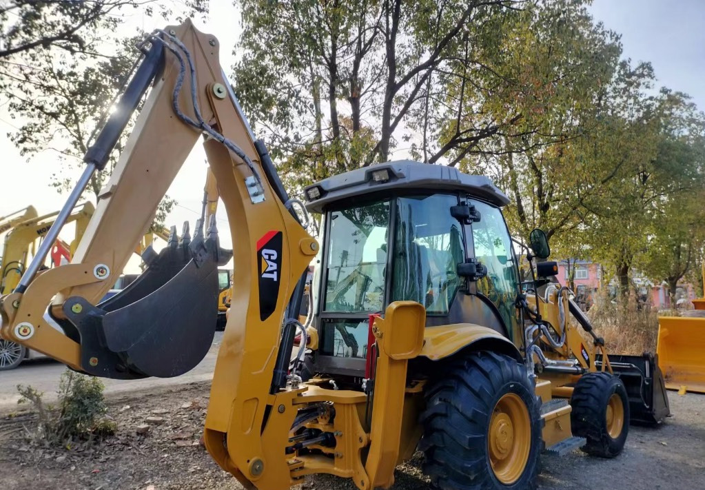 CAT 420 F Caterpillar 420F backhoe loader - Backhoe loader: picture 2 CAT 420 F Caterpillar 420F backhoe loader - Backhoe loader: picture 2