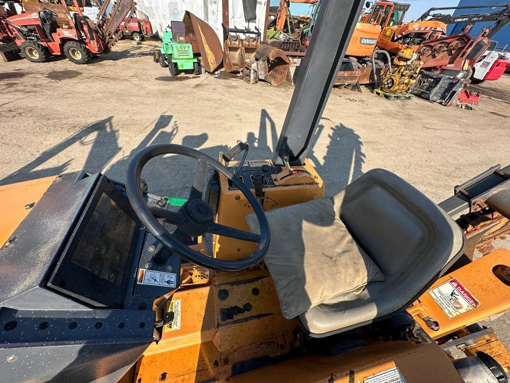 Trencher Case 460: picture 8