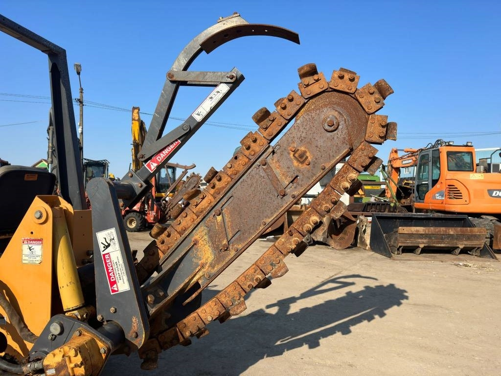 Trencher Case 460: picture 7