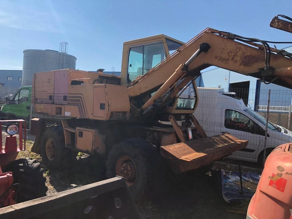 Case Poclain 888BP FOR PARTS  - Wheel excavator: picture 3 Case Poclain 888BP FOR PARTS  - Wheel excavator: picture 3