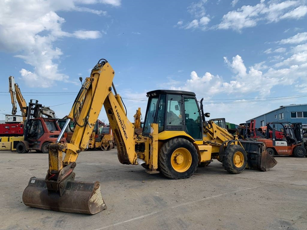 Hidromek HMK 102 - Backhoe loader: picture 4 Hidromek HMK 102 - Backhoe loader: picture 4