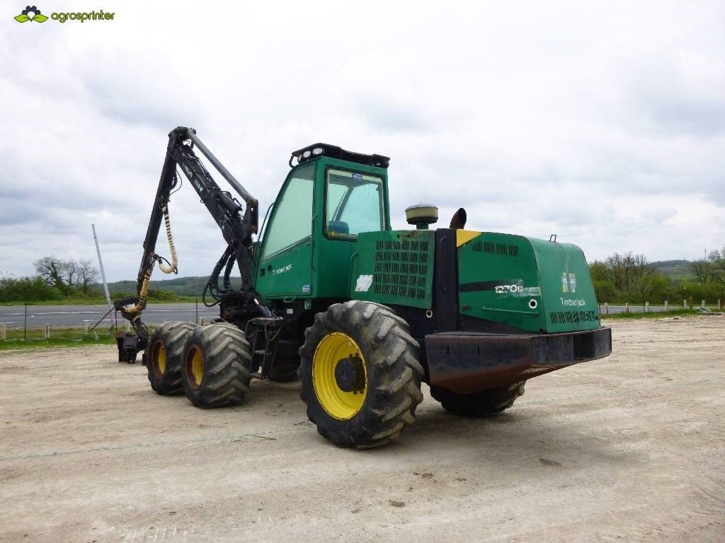 John Deere 1270 D - Forestry harvester: picture 3 John Deere 1270 D - Forestry harvester: picture 3