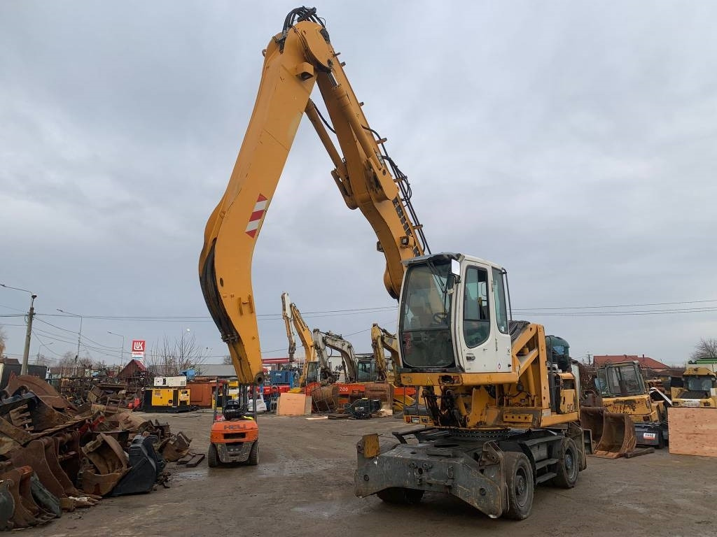 Liebherr A 904 C - Wheel excavator: picture 1 Liebherr A 904 C - Wheel excavator: picture 1