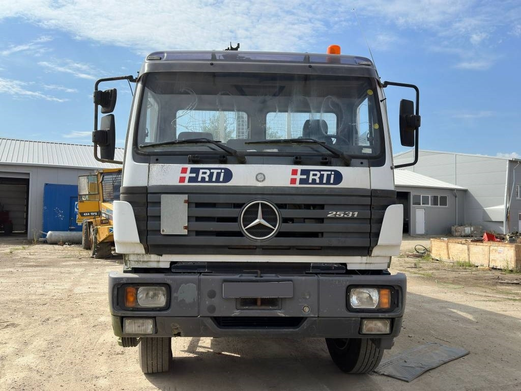 Mercedes-Benz 2531  - Crane truck, Dropside/ Flatbed truck: picture 4 Mercedes-Benz 2531  - Crane truck, Dropside/ Flatbed truck: picture 4