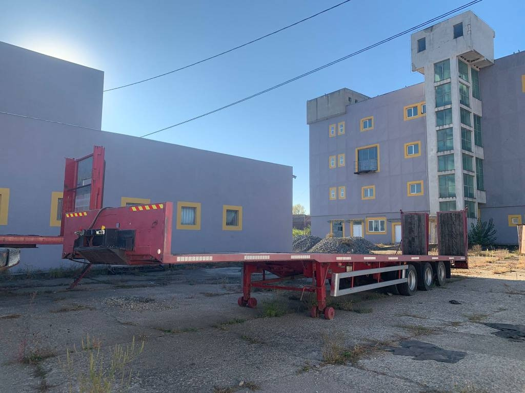 Montracon 3 Axles - Low loader semi-trailer: picture 1 Montracon 3 Axles - Low loader semi-trailer: picture 1