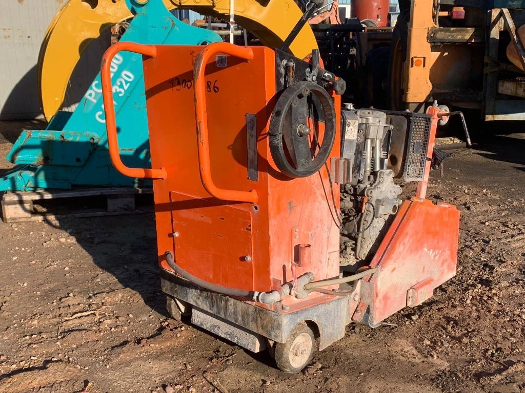 Norton Clipper CSB1 - Asphalt machine: picture 3 Norton Clipper CSB1 - Asphalt machine: picture 3