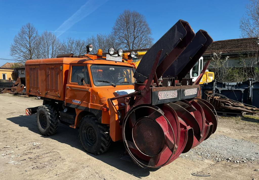 Utility/ Special vehicle, Truck Mercedes-Benz Unimog: picture 1