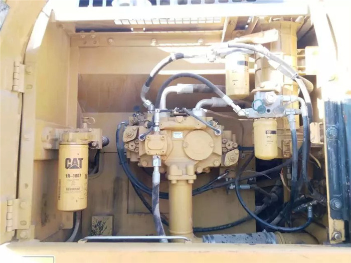 Crawler excavator Caterpillar 324DL: picture 7