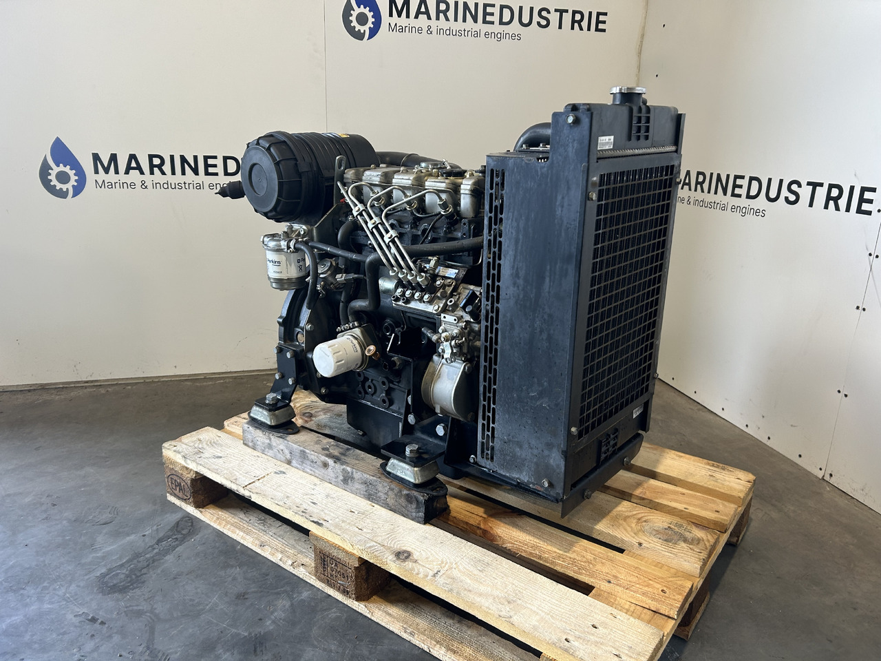 Perkins 404D-22 GN - Engine for Construction machinery: picture 3 Perkins 404D-22 GN - Engine for Construction machinery: picture 3