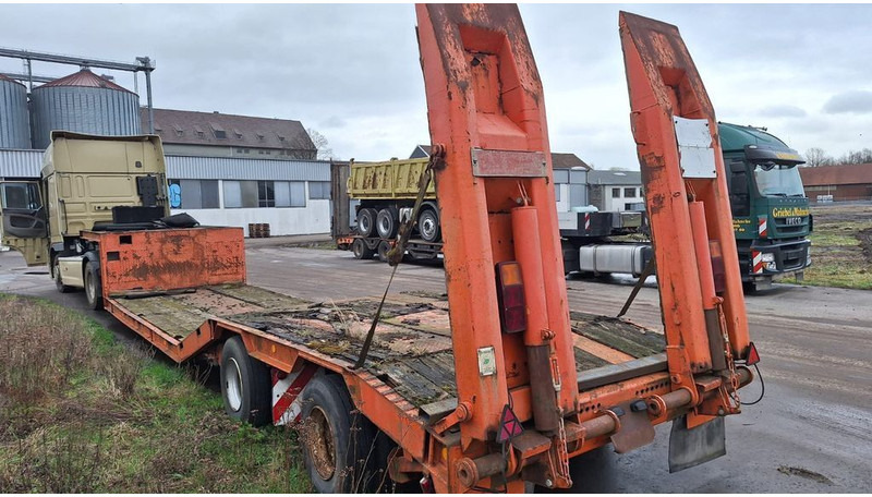 Langendorf Tieflader 2 Achser - Low loader semi-trailer: picture 3 Langendorf Tieflader 2 Achser - Low loader semi-trailer: picture 3