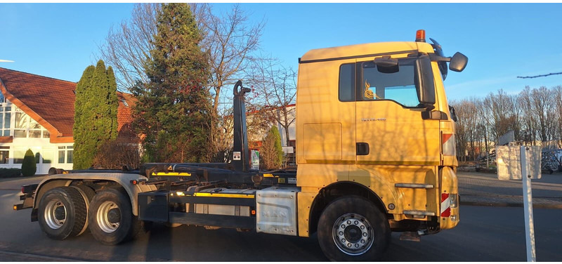 MAN 26.480 TGX - Hook lift truck: picture 1 MAN 26.480 TGX - Hook lift truck: picture 1