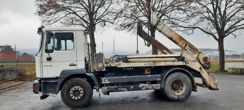 MAN M38 - Skip loader truck: picture 3 MAN M38 - Skip loader truck: picture 3
