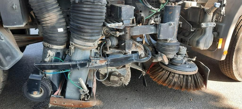 Leasing of Mercedes-Benz 1824 Axor Mercedes-Benz 1824 Axor: picture 7