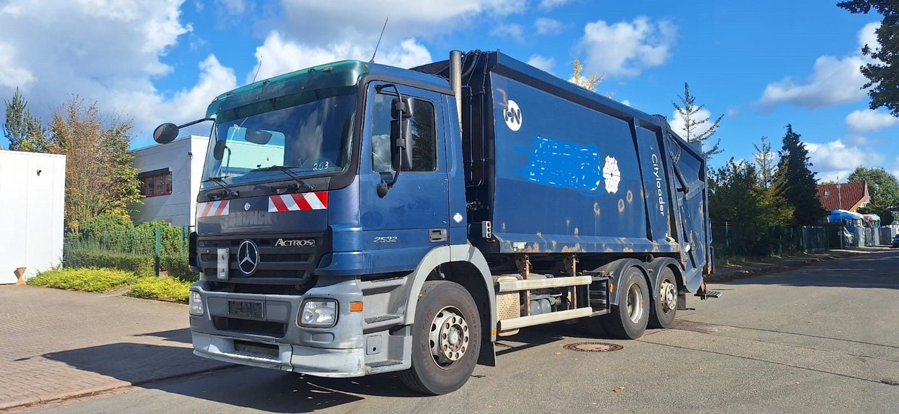 Mercedes-Benz 2632 Müllwgen 6x2 M.Haus Blatt/Luft - Garbage truck: picture 1 Mercedes-Benz 2632 Müllwgen 6x2 M.Haus Blatt/Luft - Garbage truck: picture 1