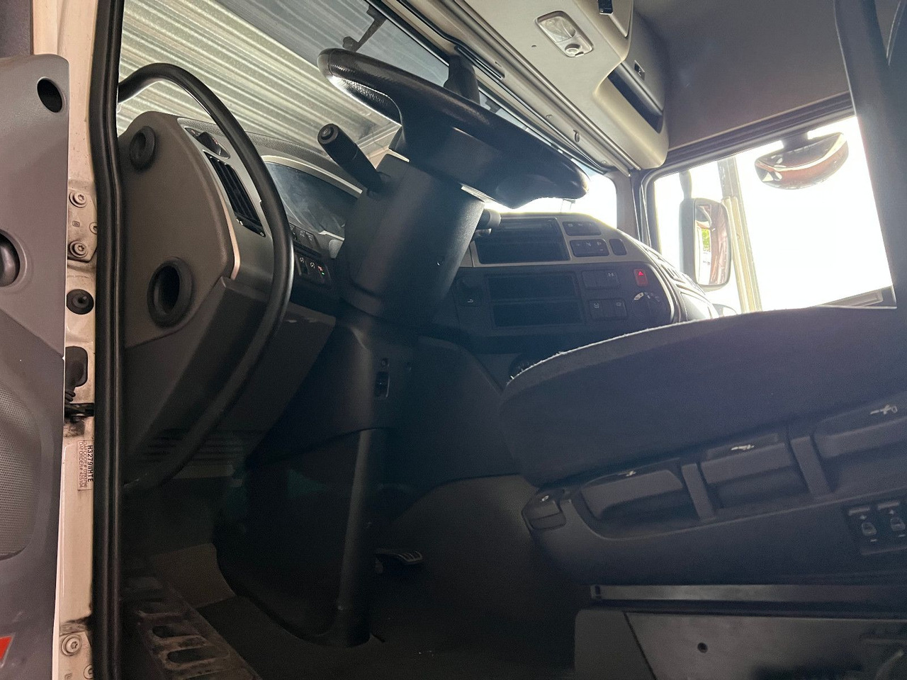 DAF 106.460PS SC SZM - Tractor unit: picture 5 DAF 106.460PS SC SZM - Tractor unit: picture 5