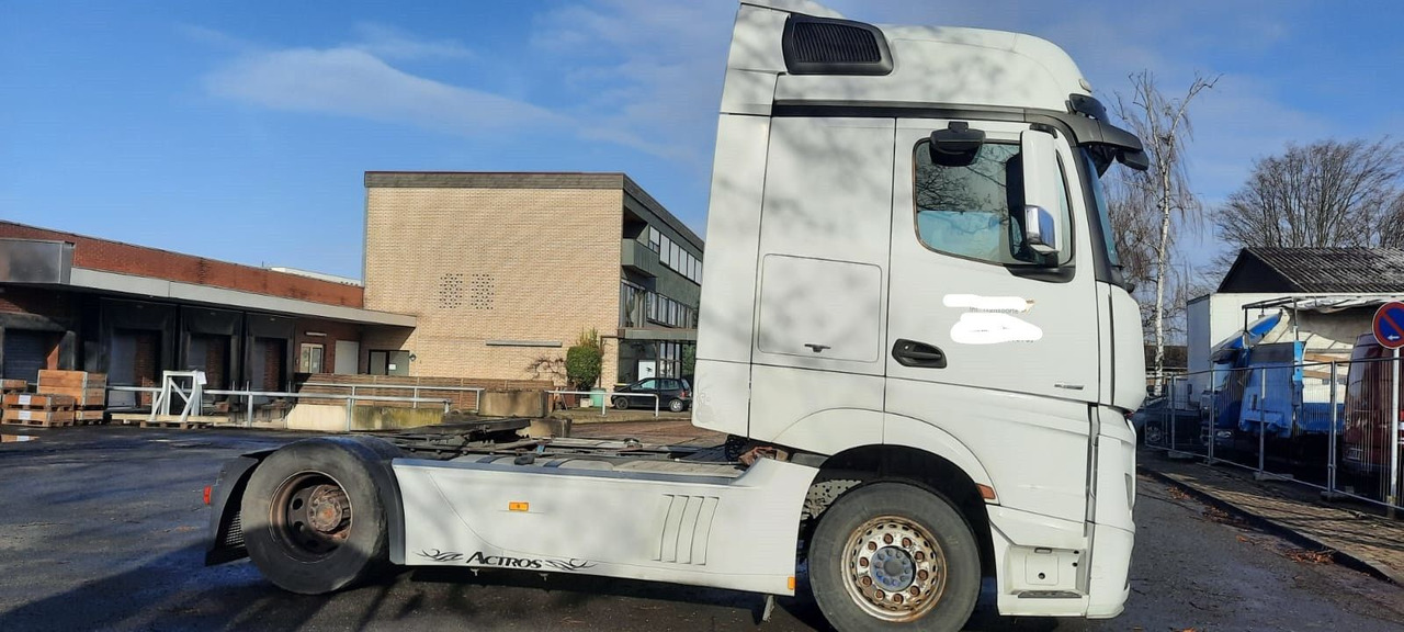 Mercedes-Benz 1845 Actros MP 4 - Tractor unit: picture 2 Mercedes-Benz 1845 Actros MP 4 - Tractor unit: picture 2