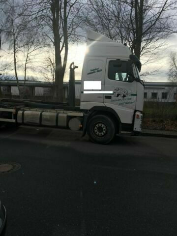 Volvo FH12-420 G.Haus 2xBett Klima Schaltgetriebe Reta - Hook lift truck: picture 5 Volvo FH12-420 G.Haus 2xBett Klima Schaltgetriebe Reta - Hook lift truck: picture 5