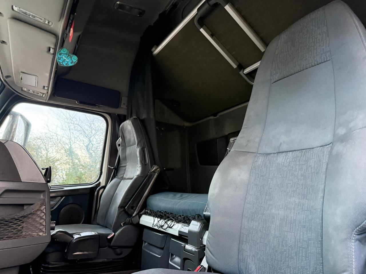 Tractor unit 2011 Volvo FH 500 Tractor Unit: picture 36