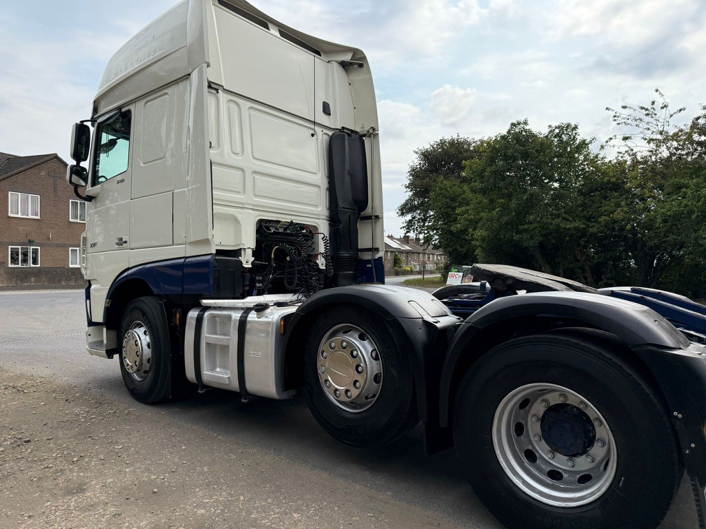 Tractor unit 2021 DAF XF 530 Tractor Unit: picture 28