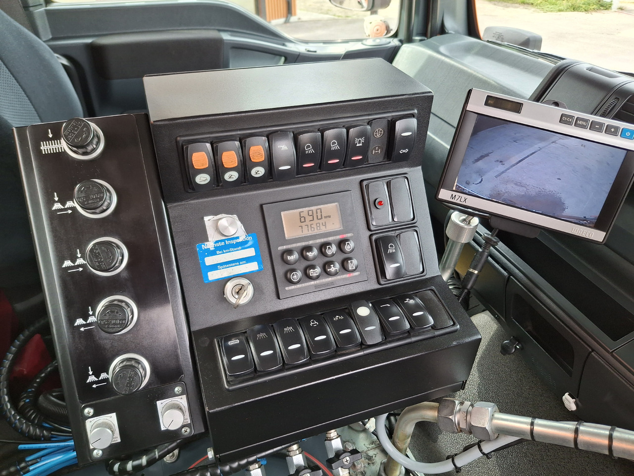 Leasing of MAN TGM 18.250 Zamiatarka Kupper Weisser BROCK 2 Motoren Szczotki L/R PM10 Odchwaszczarka MAN TGM 18.250 Zamiatarka Kupper Weisser BROCK 2 Motoren Szczotki L/R PM10 Odchwaszczarka: picture 23 Leasing of MAN TGM 18.250 Zamiatarka Kupper Weisser BROCK 2 Motoren Szczotki L/R PM10 Odchwaszczarka MAN TGM 18.250 Zamiatarka Kupper Weisser BROCK 2 Motoren Szczotki L/R PM10 Odchwaszczarka: picture 23