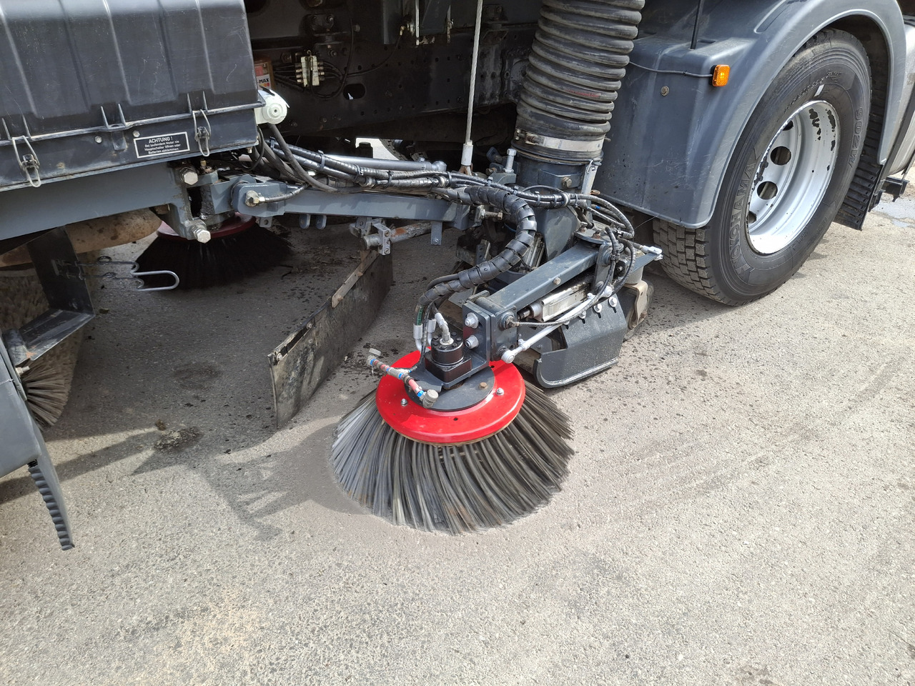 Leasing of MAN TGM 18.250 Zamiatarka Kupper Weisser BROCK 2 Motoren Szczotki L/R PM10 Odchwaszczarka MAN TGM 18.250 Zamiatarka Kupper Weisser BROCK 2 Motoren Szczotki L/R PM10 Odchwaszczarka: picture 33 Leasing of MAN TGM 18.250 Zamiatarka Kupper Weisser BROCK 2 Motoren Szczotki L/R PM10 Odchwaszczarka MAN TGM 18.250 Zamiatarka Kupper Weisser BROCK 2 Motoren Szczotki L/R PM10 Odchwaszczarka: picture 33